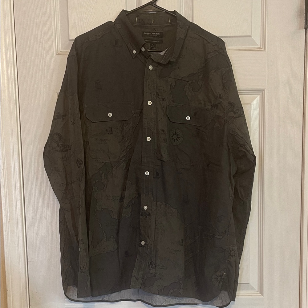 Banana Republic Travel Map Print Camo Green Button Down Long Sleeve Shirt